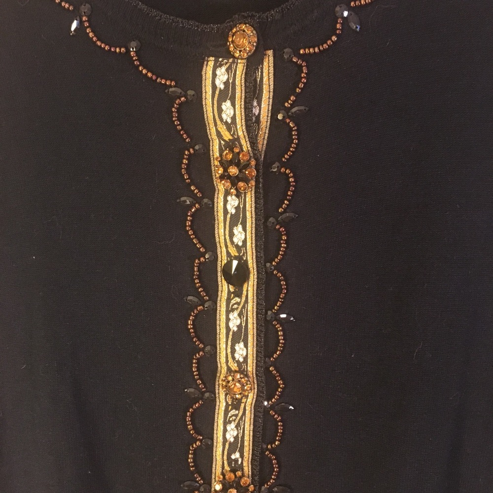 Buttoned sweater - Picture 4 of 5